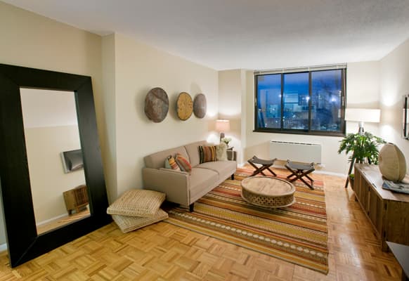 No-Fee Apartment of the Week: $4,895 three-bedroom on Roosevelt Island