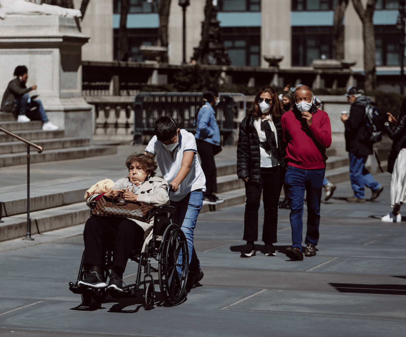 Federal eviction ban overturned, curtains up for Broadway, & more