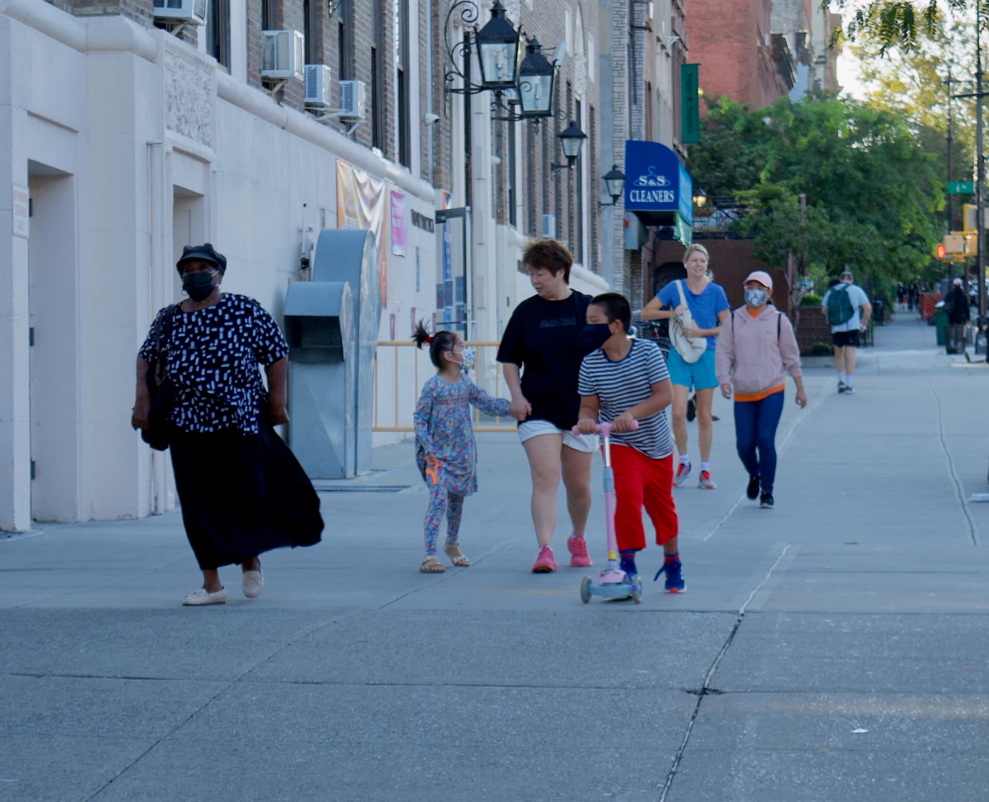 New development holdouts, Inwood rezoning scrutiny, & more