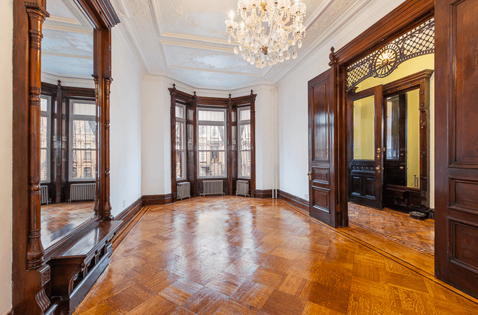 Flip Or Flop: The price for this Bed-Stuy townhouse spiked $650K in 3 days. Is it worth it?