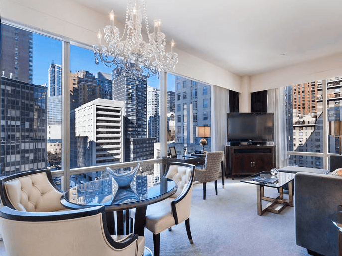 Luxe lighting: 6 homes with covetable chandeliers 