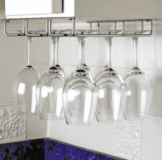 Space savers for tiny kitchens, when to threaten the landlord with a lawsuit, and more