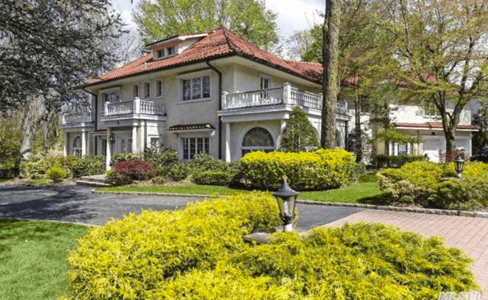 A house with a Great Gatsby backstory, a roommate Airbnb disaster, and more