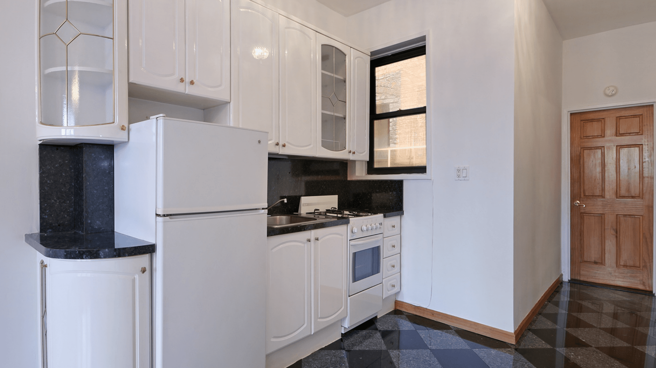 Is this $2,400 Yorkville one-bedroom charming or underwhelming? You decide.