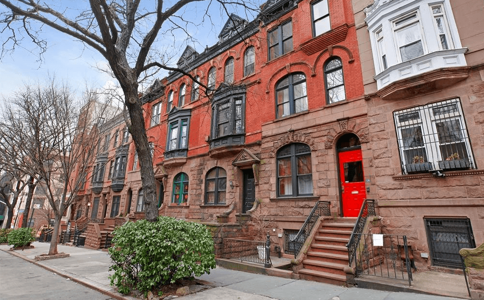 Live in good health in this "Doctors' Row" townhouse