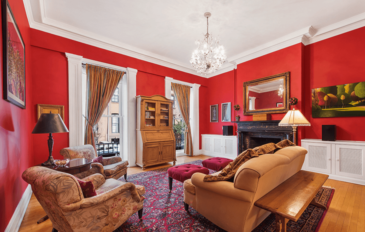 There's plenty of room to roam in this 19th-century Greek Revival in Brooklyn Heights