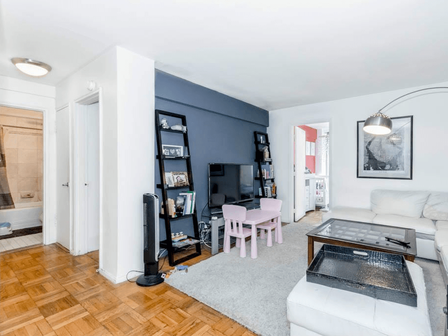 This UES two-bedroom rental just saw a price-cut. Should you jump on it?