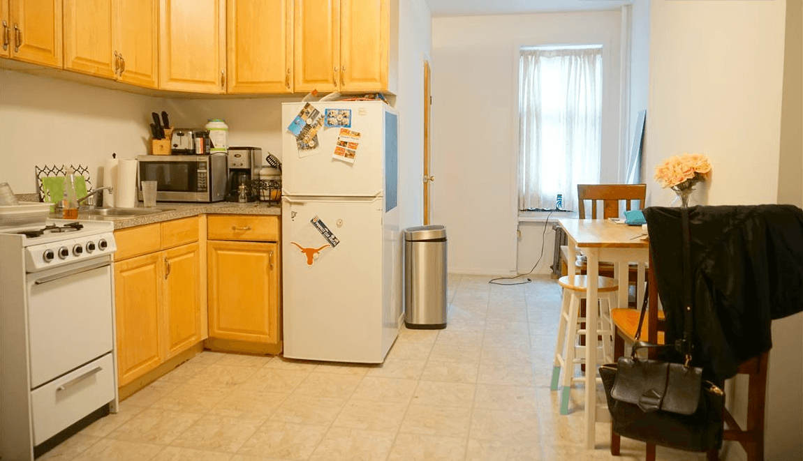 Should you hop on this $2,300 Upper East Side bedroom with an 'extra' room?