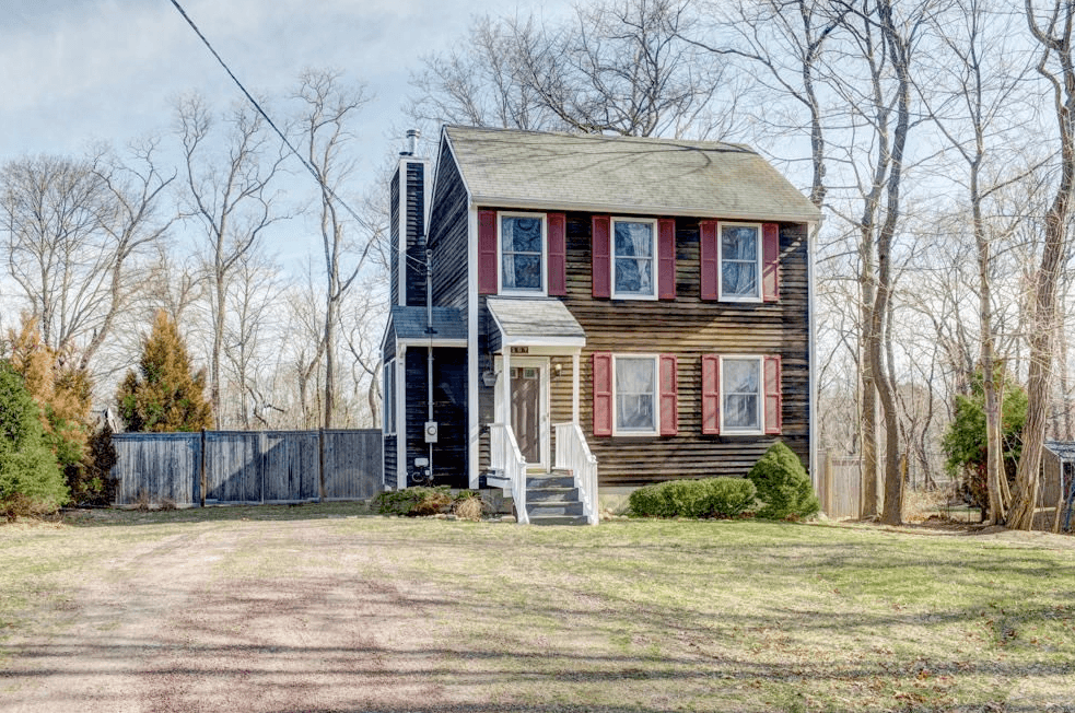 If you buy this adorable house in Shelter Island, your summer plans are sorted