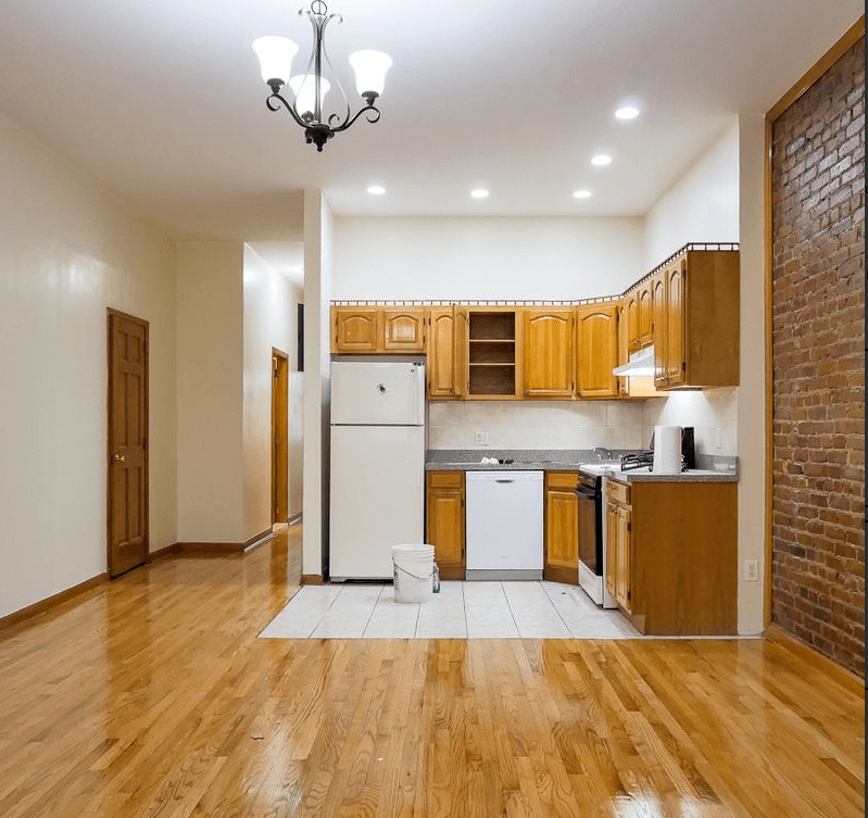 A Prospect Heights two-bedroom with outdoor space sounds ideal, but our experts aren't entirely convinced