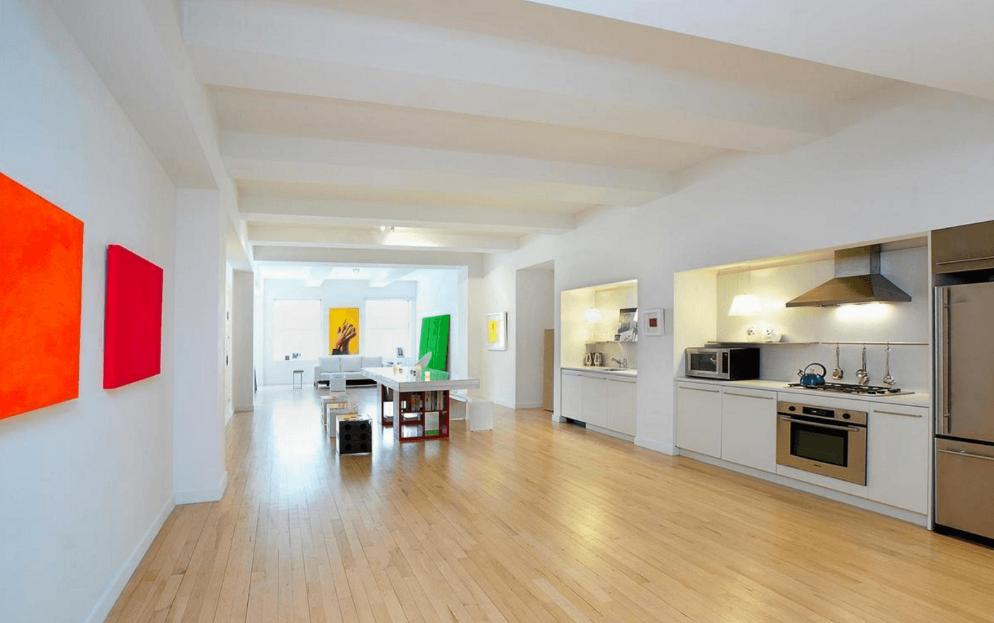 A condo with a minimalist canvas for artists and collectors