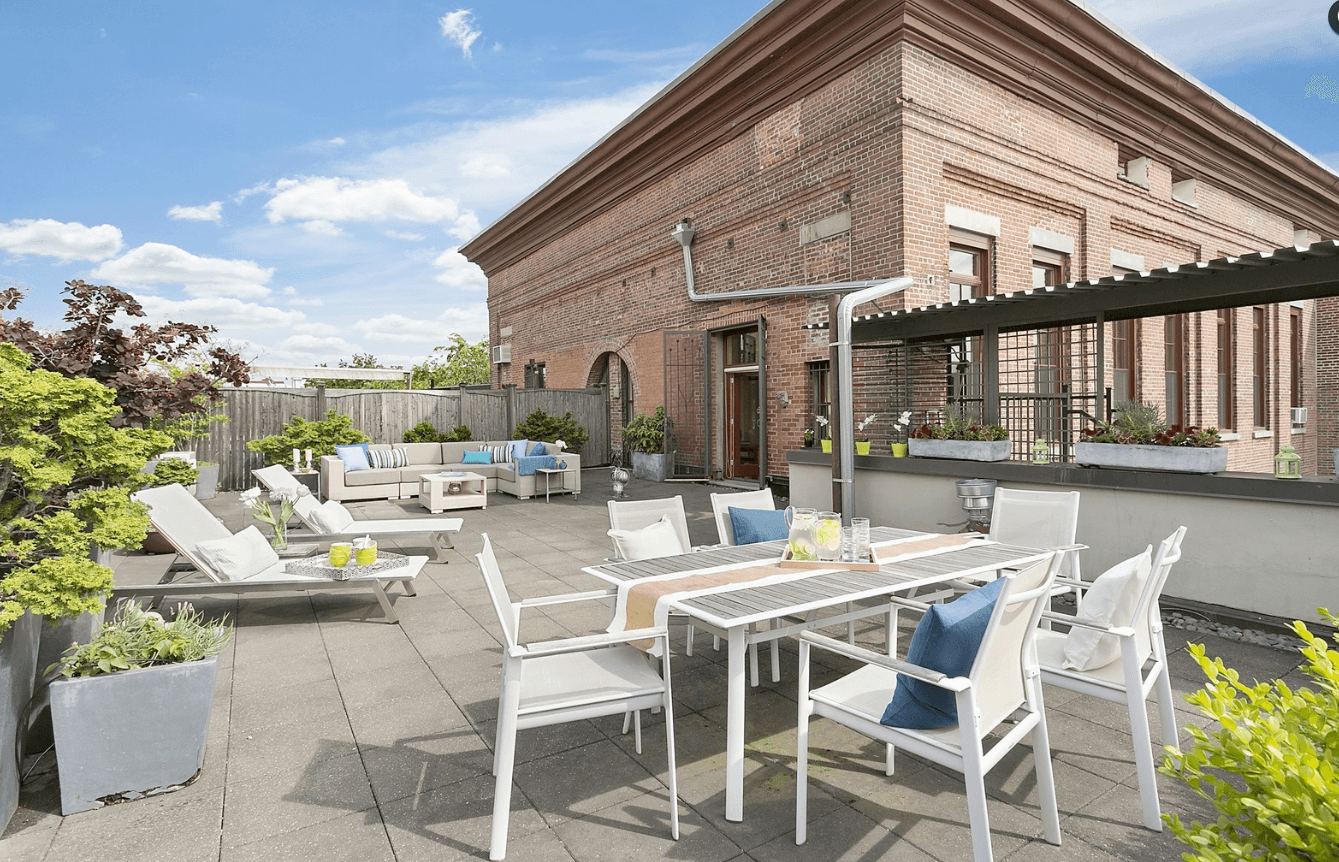 It's a bit of a climb, but the payoff for this Cobble Hill co-op is a truly huge outdoor space