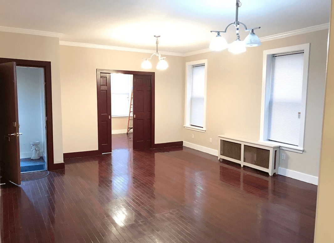 Could this $2,500 three-bedroom (!) convince you that it's time to move to Jackson Heights?