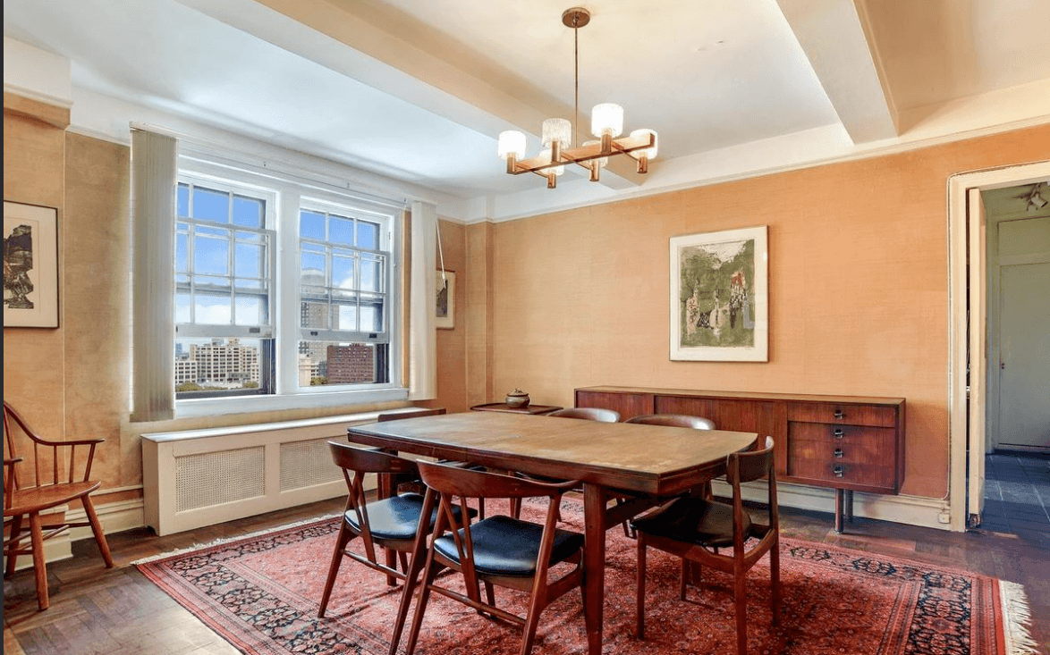 With a little TLC, this Classic 7 in Brooklyn Heights could be truly amazing