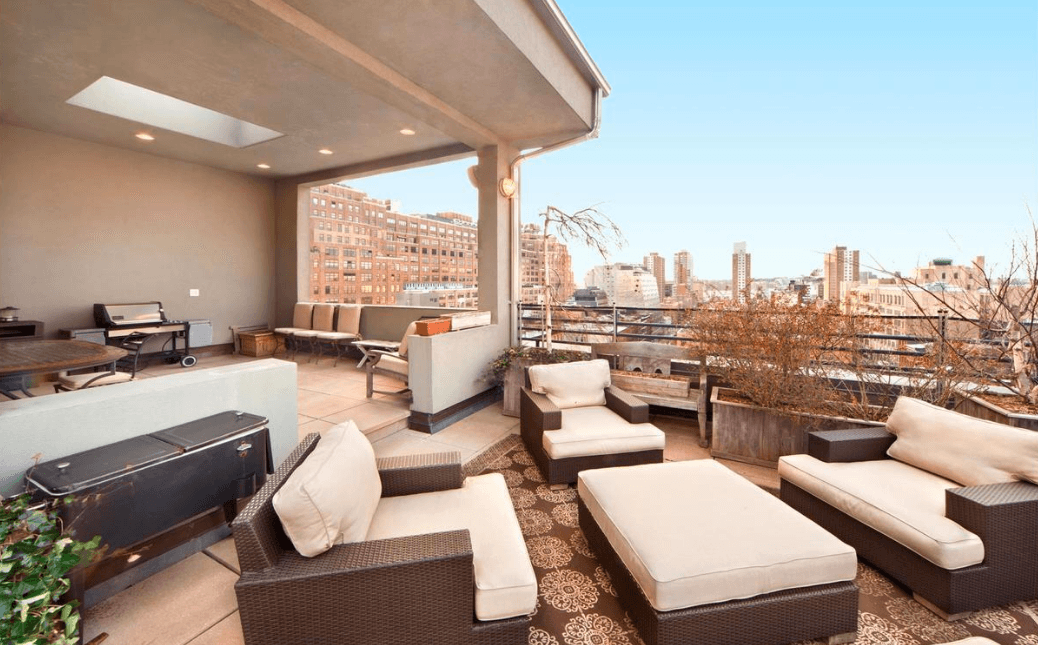 It's all about the private roof terrace in this super-luxe Chelsea rental