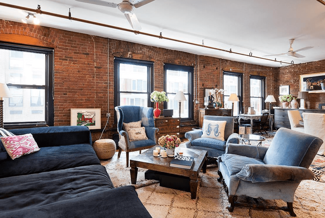 Spread out in this post-industrial Williamsburg pad