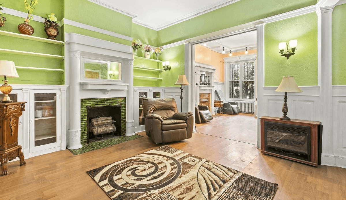 This Prospect-Lefferts Gardens townhouse has historic details and a bold color scheme