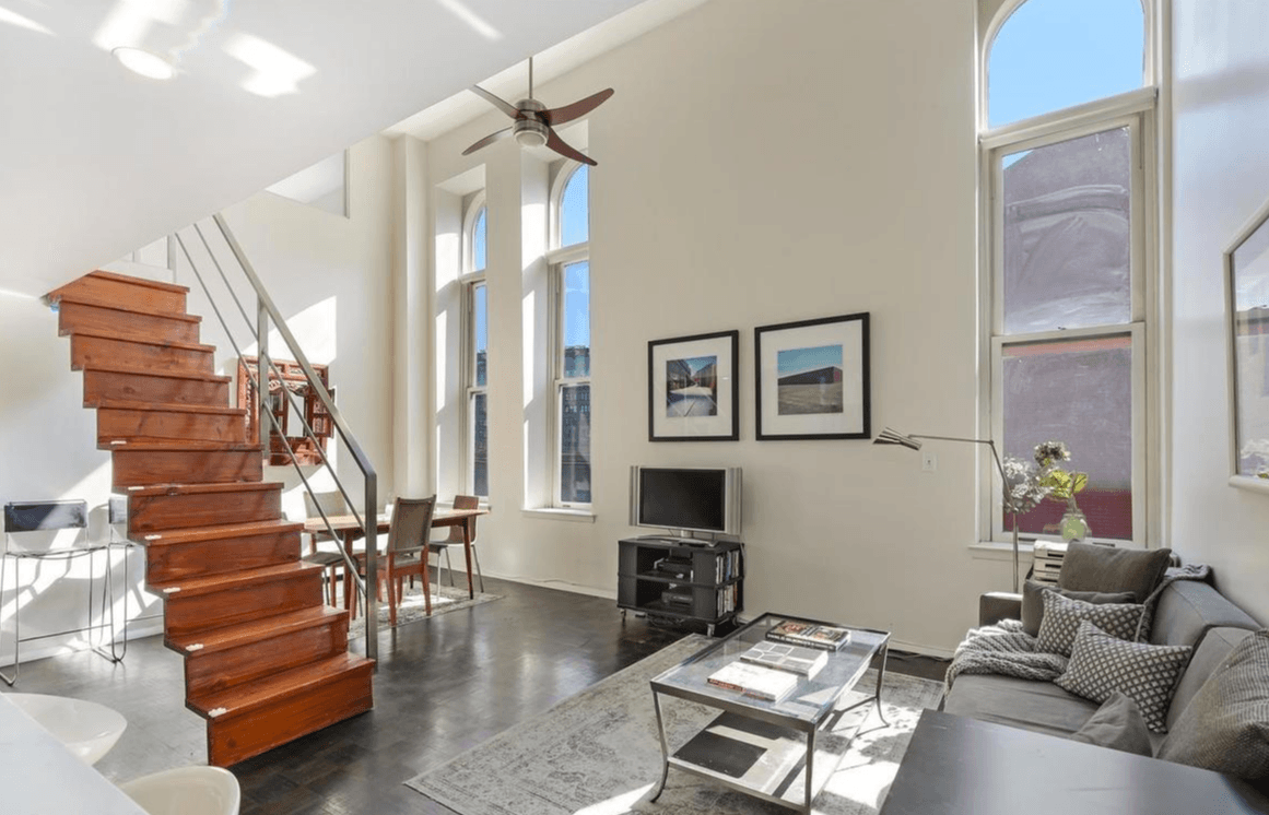 This Brooklyn Heights condo has two bedrooms (sort of) and bridge views