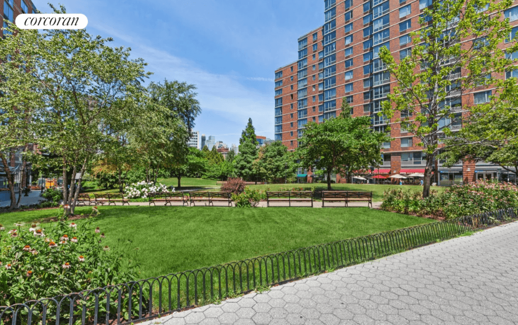 Riverwalk Landing on Roosevelt Island