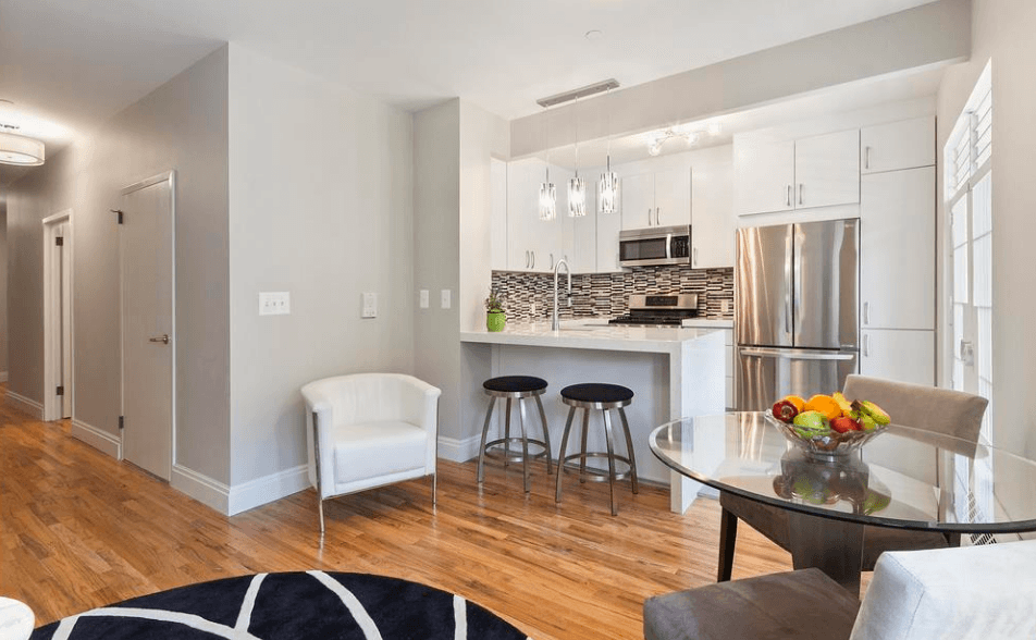 Pay under $500,000 for this Manhattan three-bedroom—but read the fine print