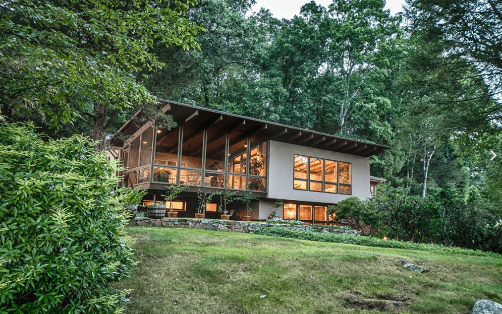 A midcentury modern Westchester house that would transition well from summer getaway to four-season home