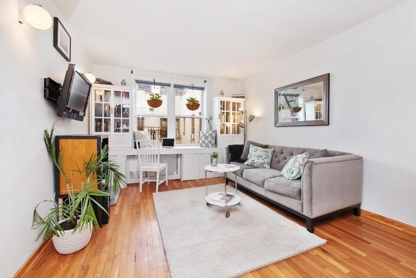 A cute Kensington, Brooklyn studio — for under $250,000