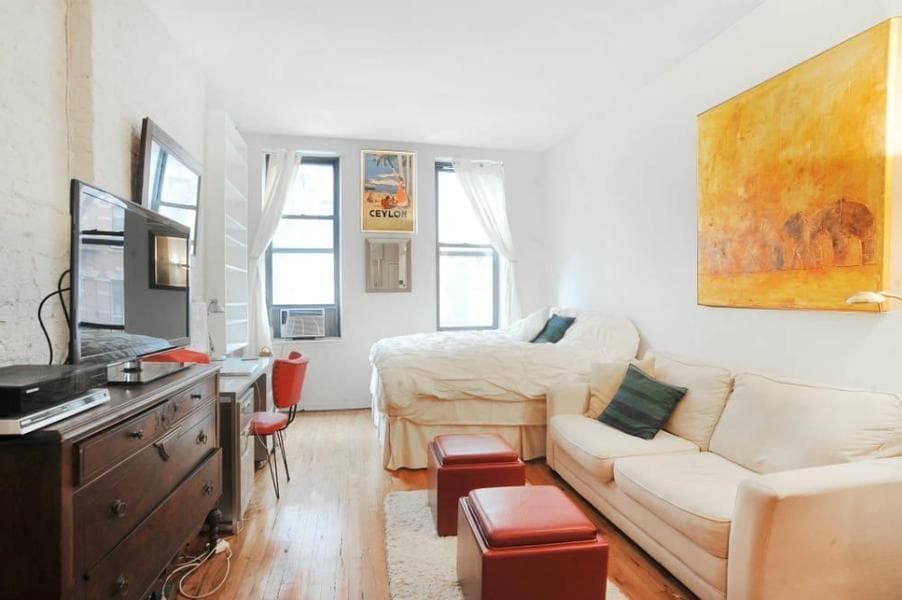 Take It or Leave It: Does a communal garden justify this SoHo studio’s $2,700/month price tag?