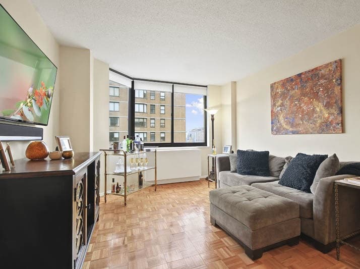 If you have a family and are on a budget, you might want to seriously consider Spuyten Duyvil