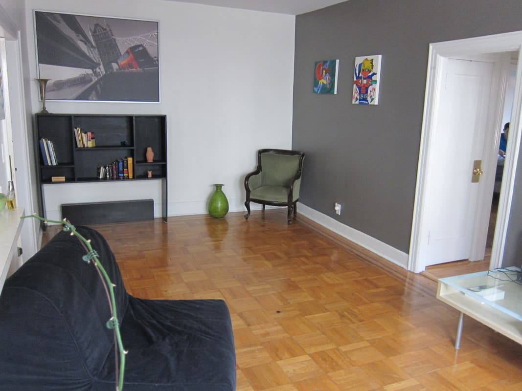 An eat-in kitchen could sweeten the deal on this $2,300 Queens two-bedroom