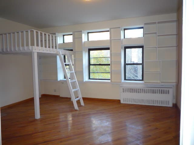 Is this UWS studio too much like a dorm room to warrant its price tag?