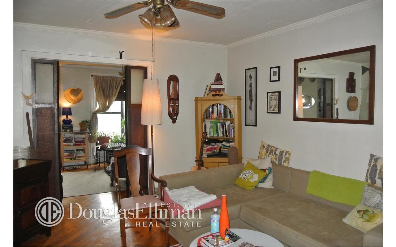 Does an extra half-bedroom sweeten the deal on this Greenwood, Brooklyn walk-up?