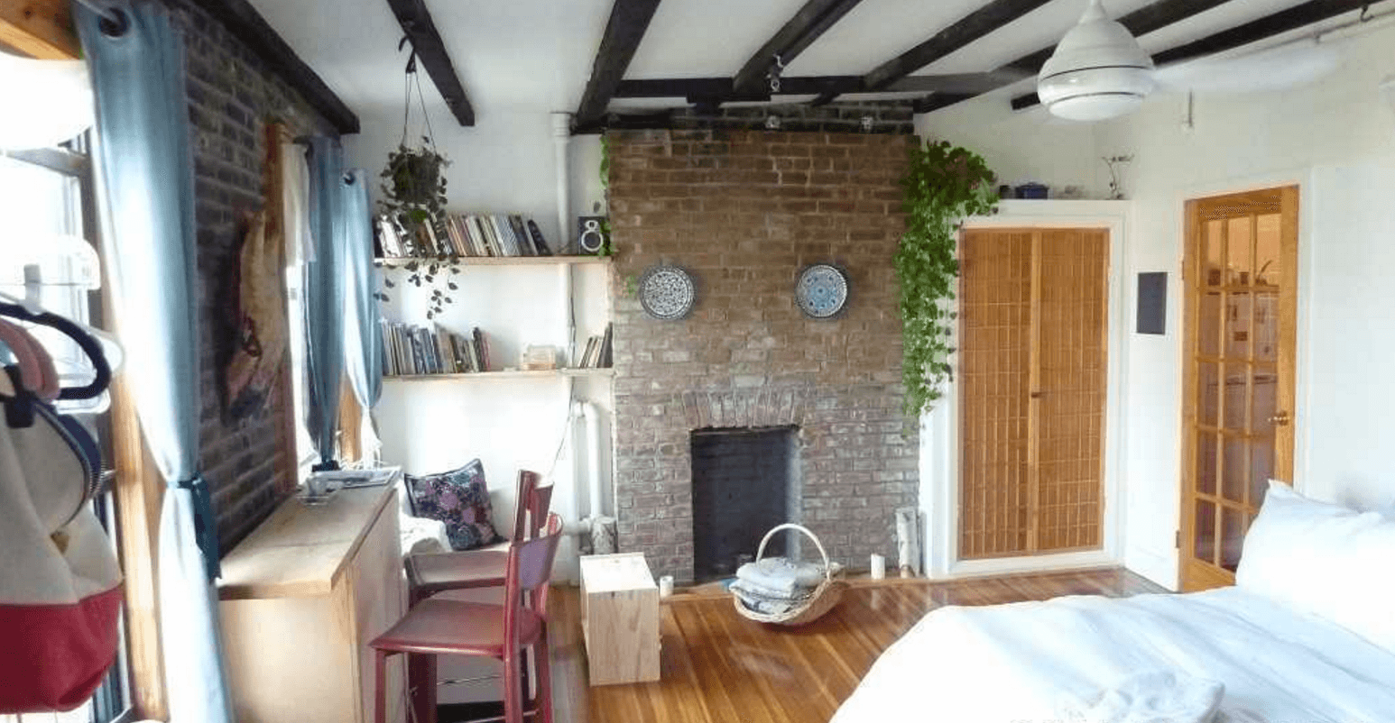 Is this Greenpoint studio the ideal place to ride out the L train shutdown, or overpriced for a walk-up?