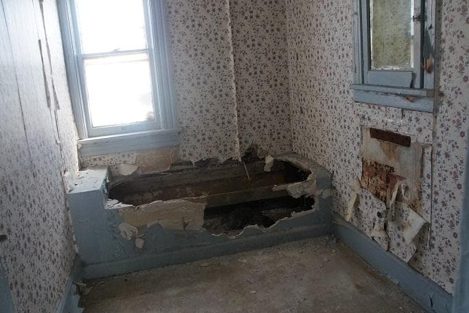 3 mind-boggling listings photos you need to see to believe