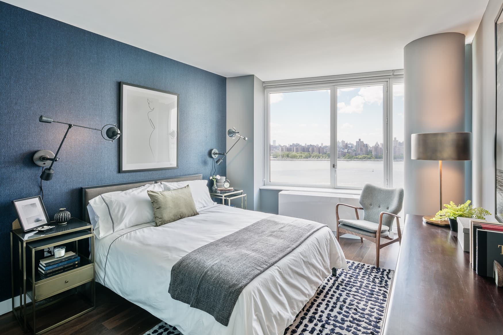 Get the 'cozy but masculine' look of this luxury rental at Level in Williamsburg
