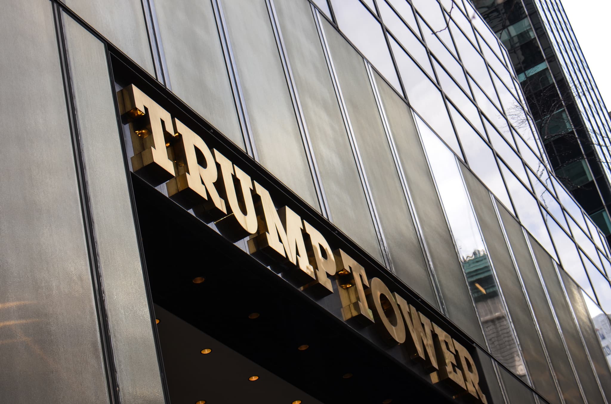 Trump Tower no longer home to Secret Service, creative ways to avoid signing leases in the summer, more