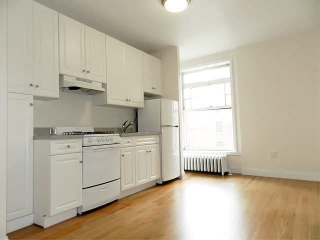 Take It or Leave It: Would you shell out $2,200/month for this tiny Upper West Side studio?