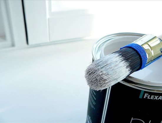 How to pick the right paint when selling your apartment 