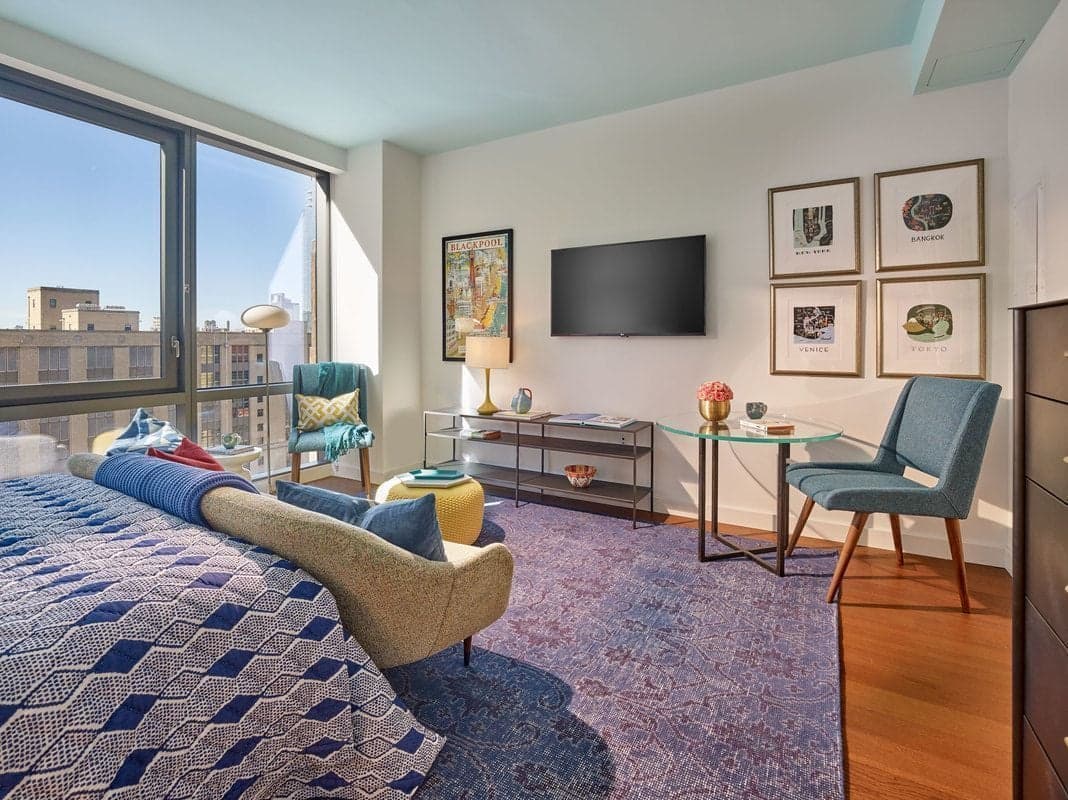 Would you rent this luxury studio in Hudson Yards for about $4,000?