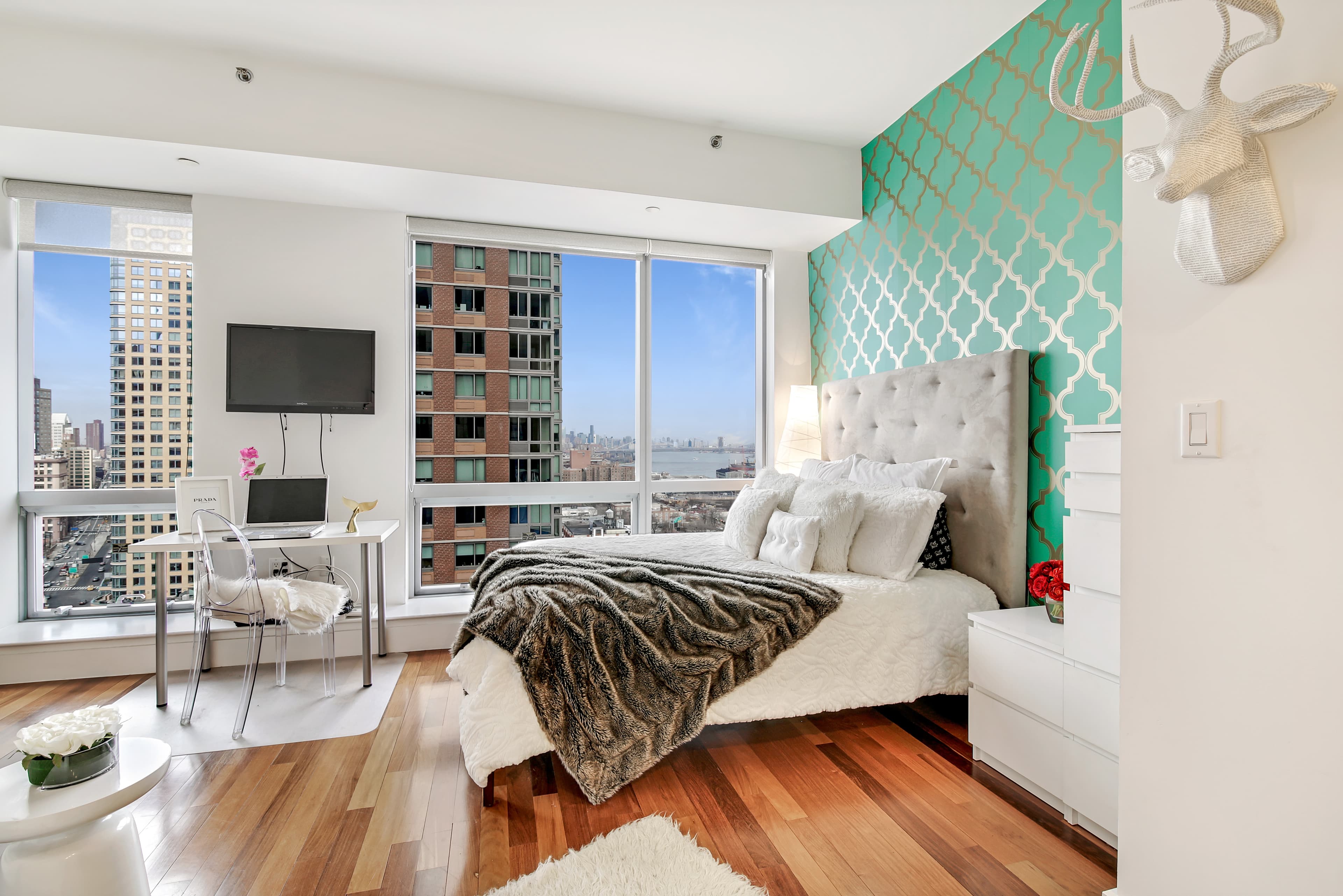 This luxury downtown Brooklyn studio comes with views of Lower Manhattan