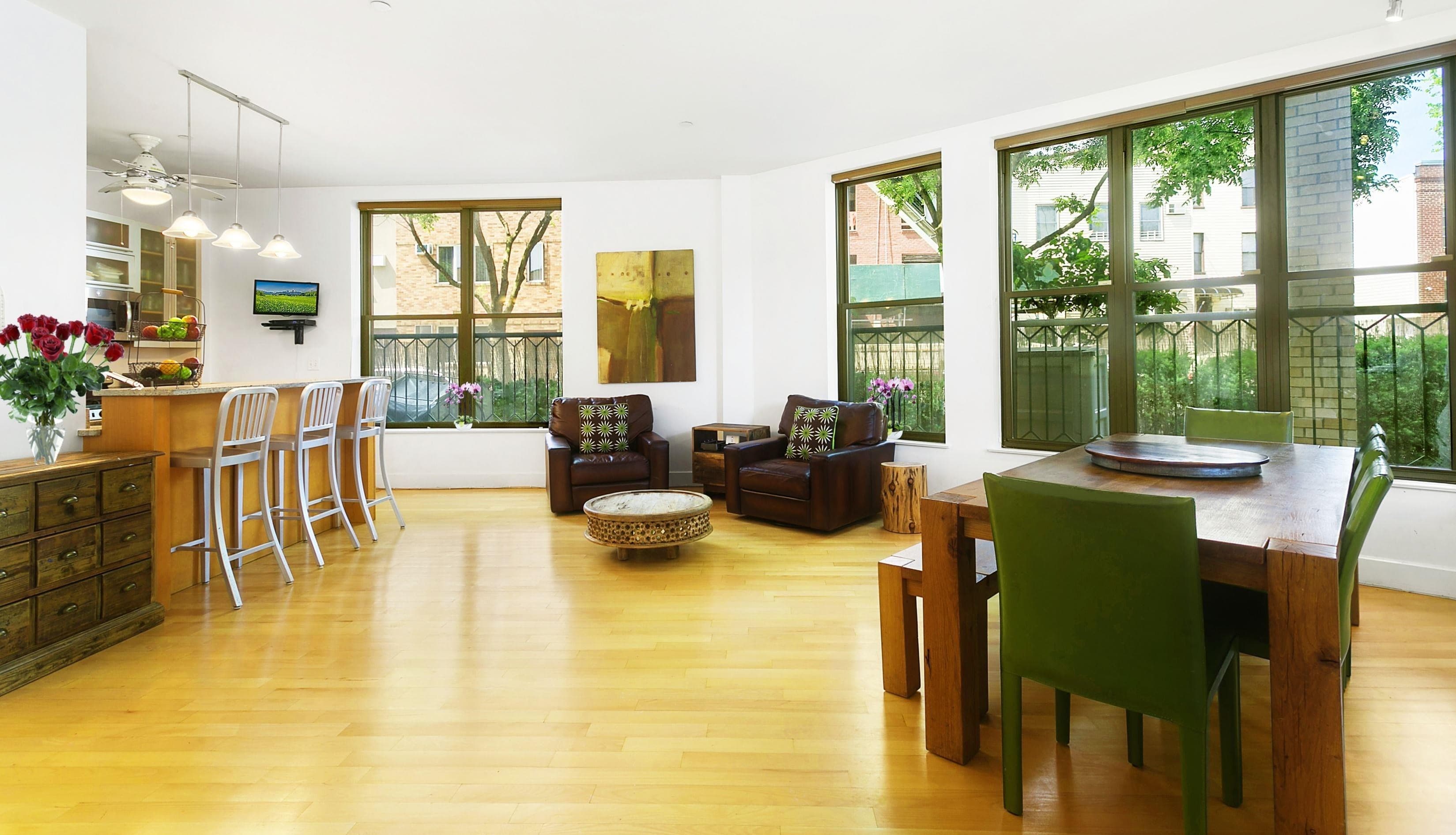 A Williamsburg condo with townhouse privacy and outdoor space