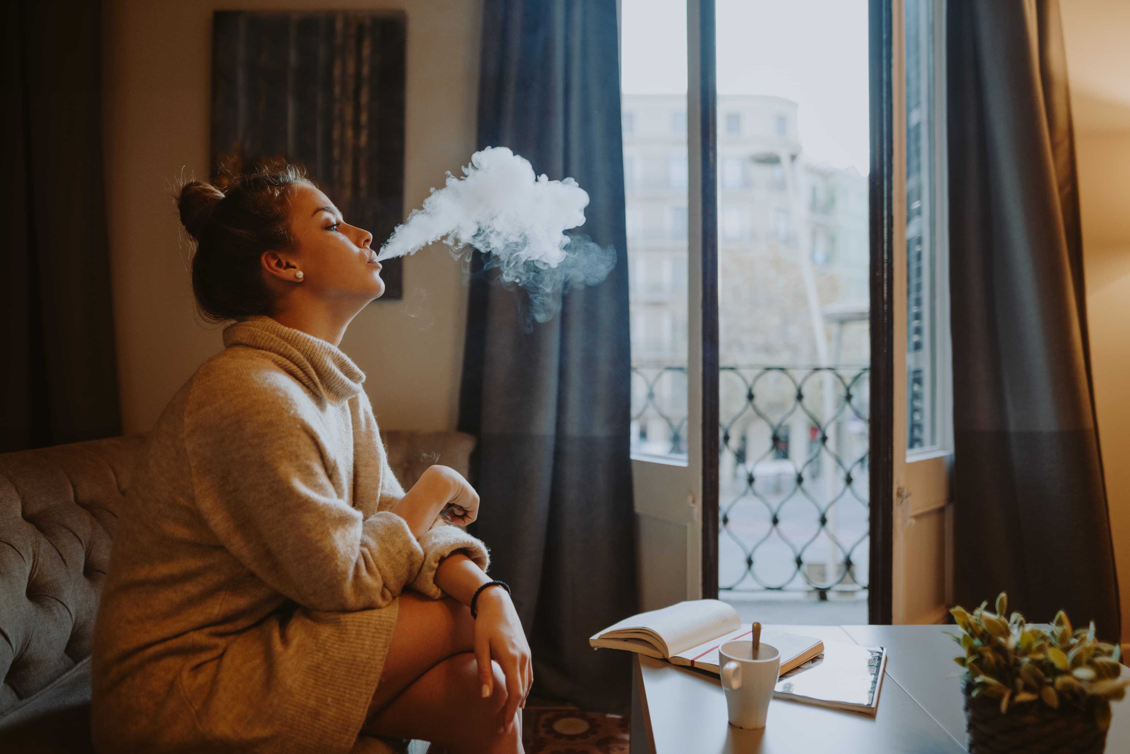 How can I tell if a NYC apartment building has smoking complaints?