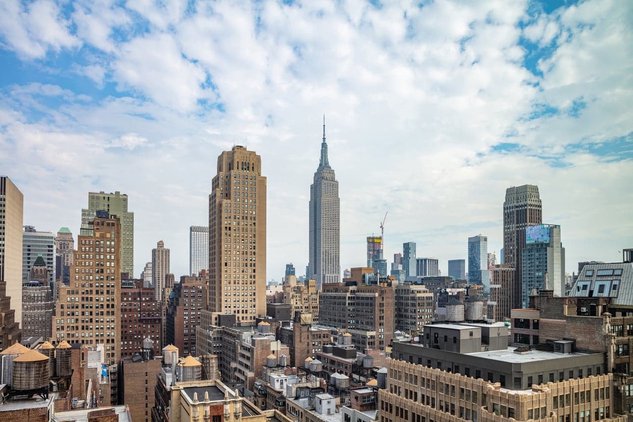 Covid discount shrinks as prices rise and sales surge in Manhattan 