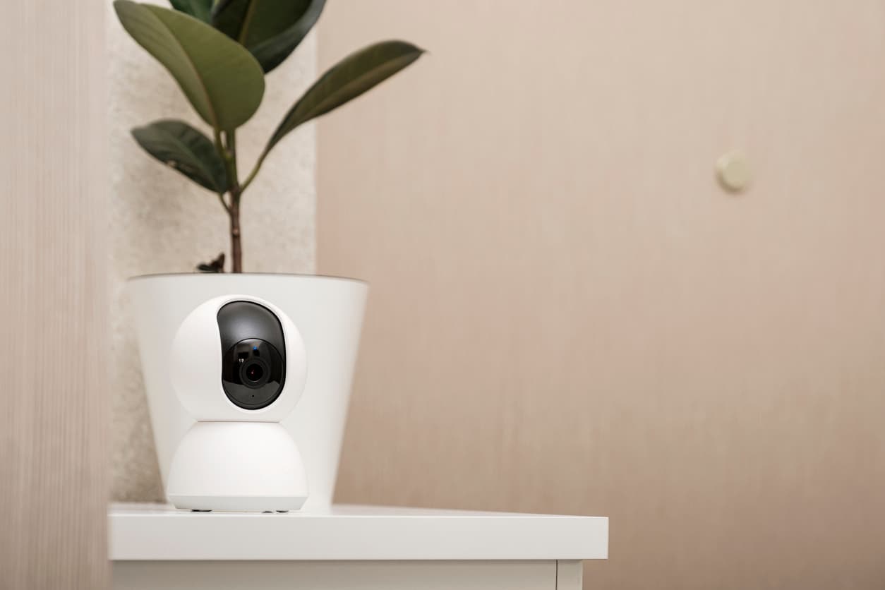 Three out of 10 sellers admit to using spy cams during showings