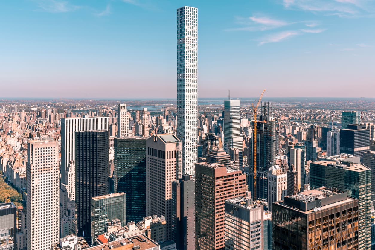 Manhattan lease signings fell to 10-year low in May because of the shutdown