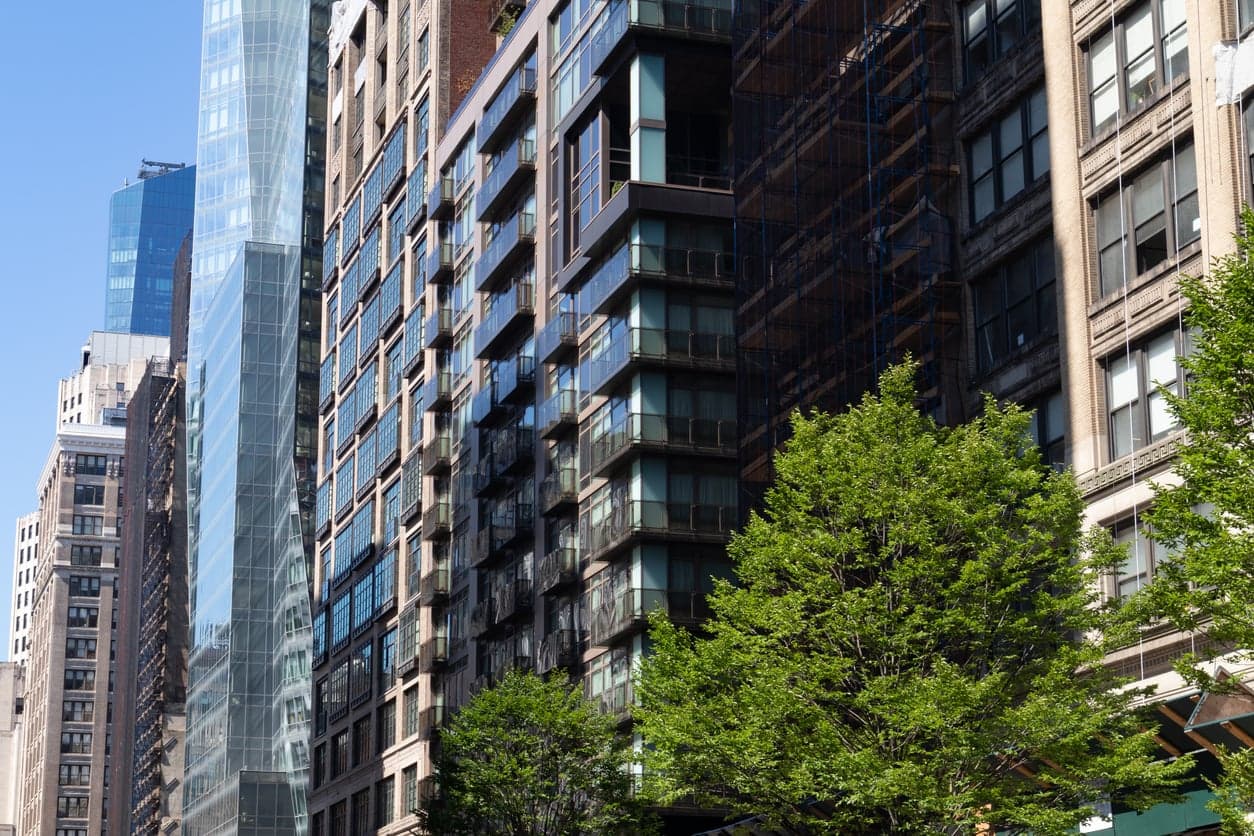 What is assessed value and how is it used to calculate a pied-à-terre tax?