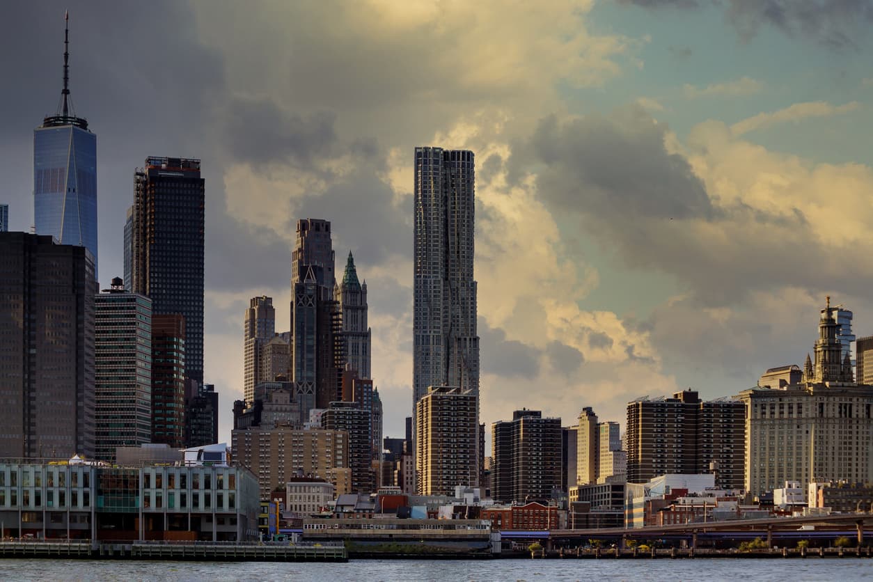 Lease signings picked up in September—as landlords dropped rents and offered more freebies