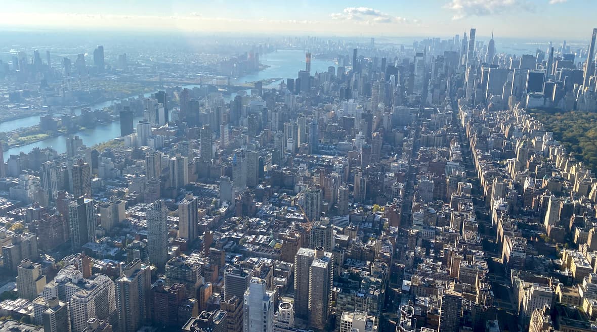 Manhattan sellers made up lost ground with new signed contracts last month