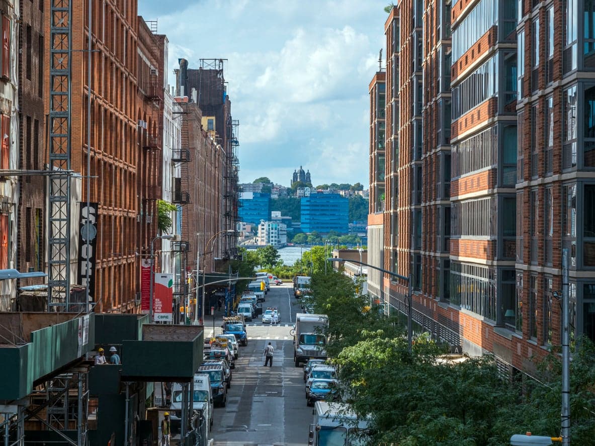 Manhattan's median rent jumped nearly 23 percent in November, despite falling demand