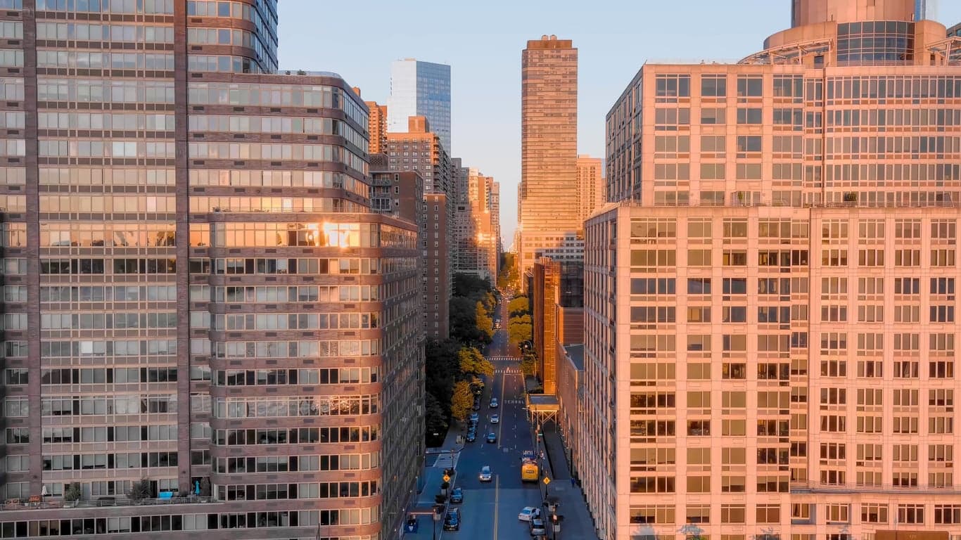 More NYC buyers can tap lower-cost mortgages with new Freddie and Fannie higher loan limits in 2022