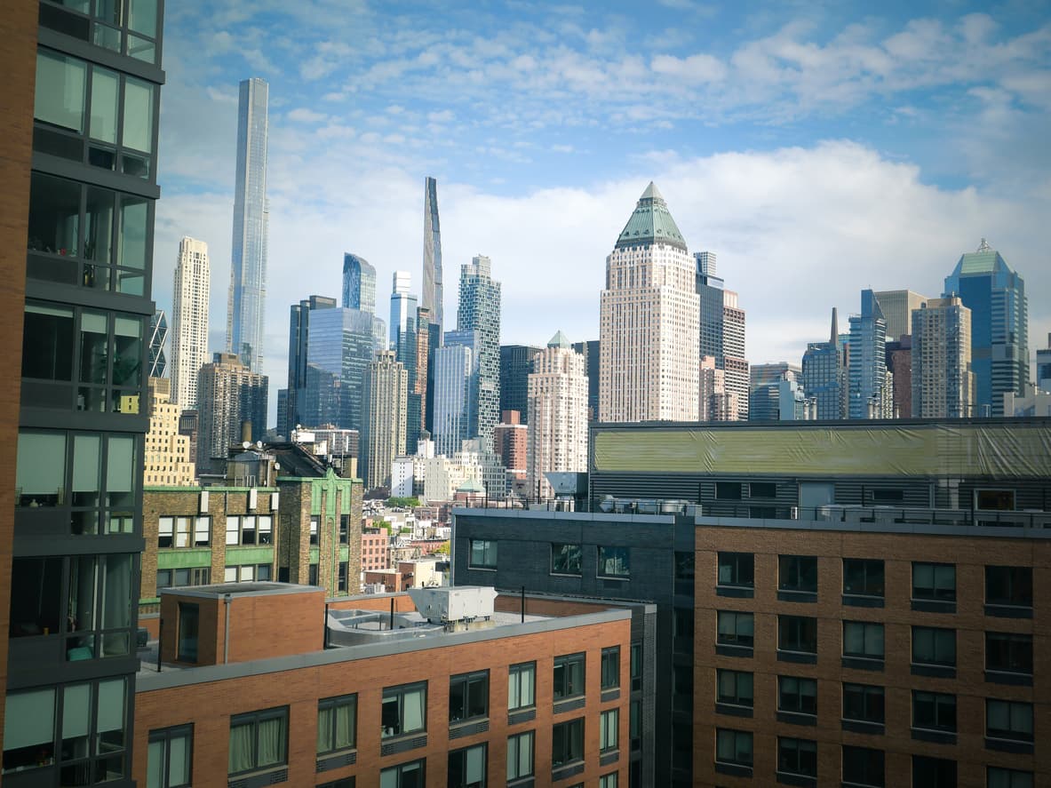 One in five Manhattan rentals went to a bidding war last month